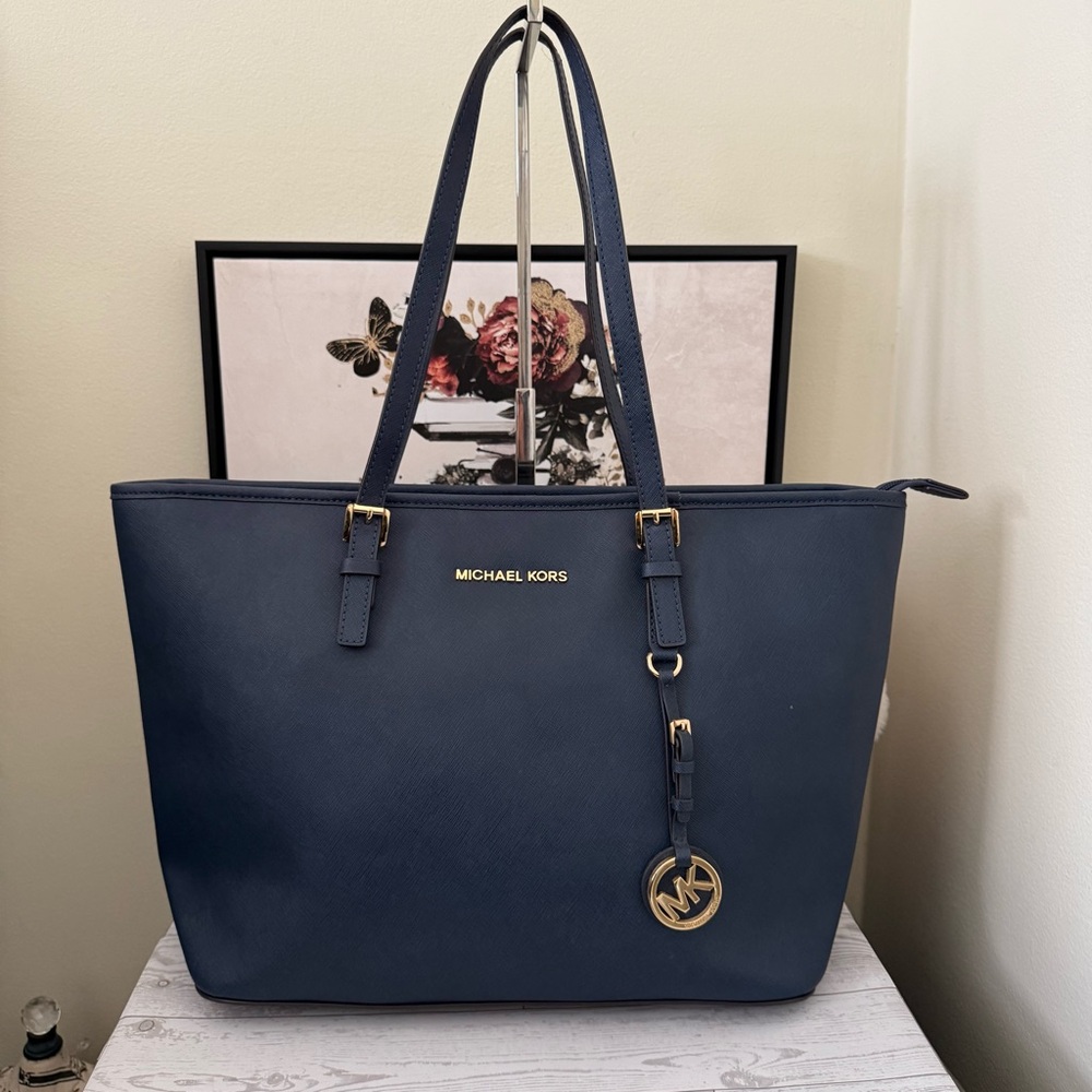 Like New Michael Kors Jet Set Navy Blue Zippered Tote Bag